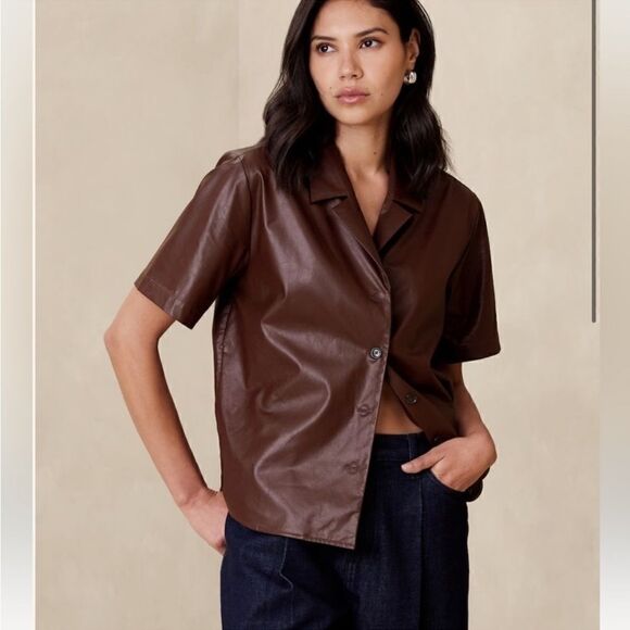 Banana Republic VEGAN
LEATHER SHIRT - Picture 1 of 4